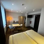 Mala Me Hotel *