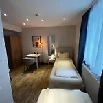 Hotell Mala Me *